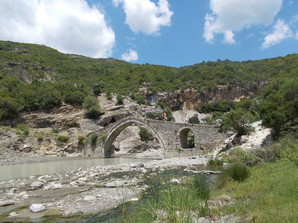 Benjë,starý most