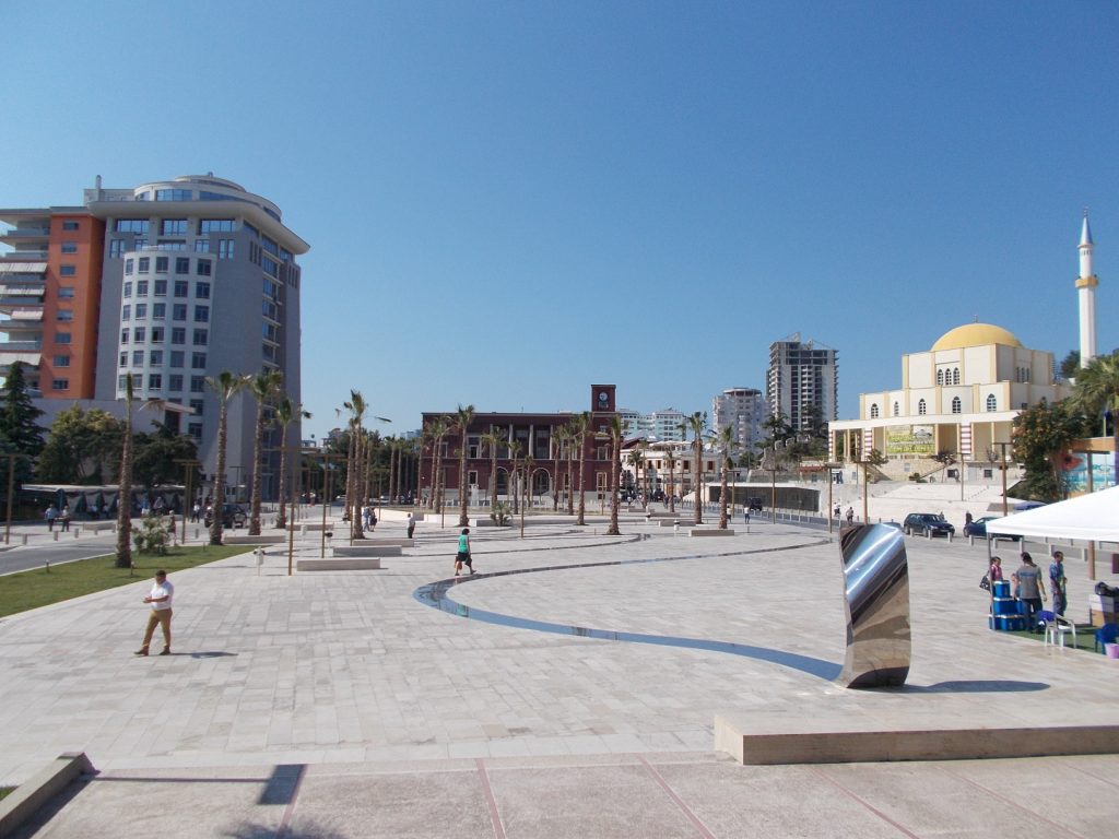 Durrës,náměstí Svobody(ráno)