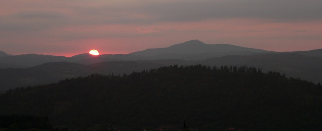 západ slunce z rozhledny Marťákov kopec