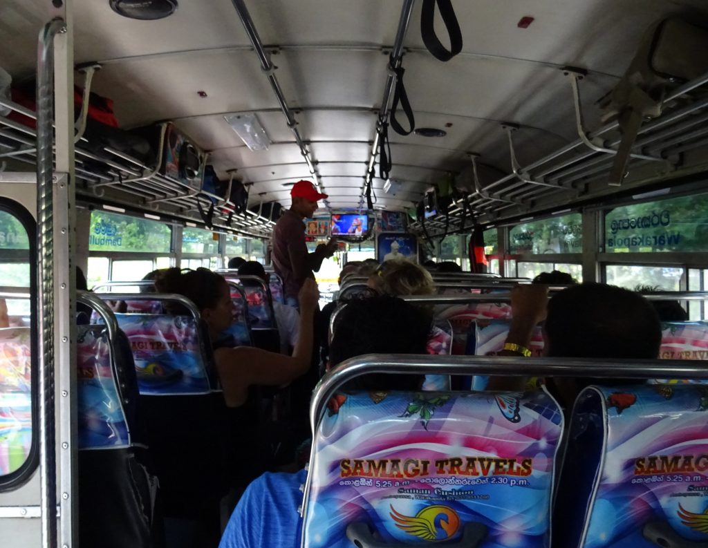 Bus Polonnaruwa - Dambulla
