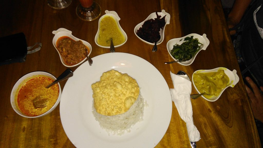Ella,restaurace Raha,rice & curry