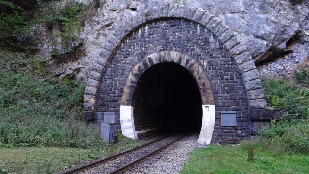 Dolný Harmanec, Velký tunel